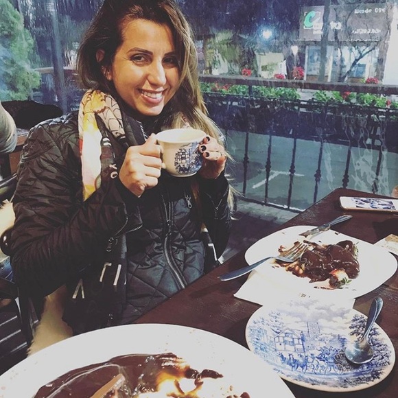 Meet Angela - Picture 3 of 4